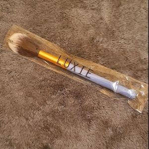 LUXIE 640 Pro Precision Tapered Brush